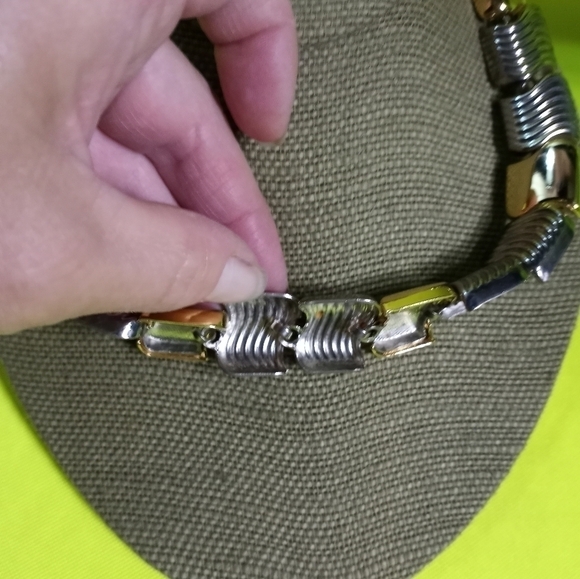 Goldtone silvertone panel link collar choker necklace - Picture 3 of 4